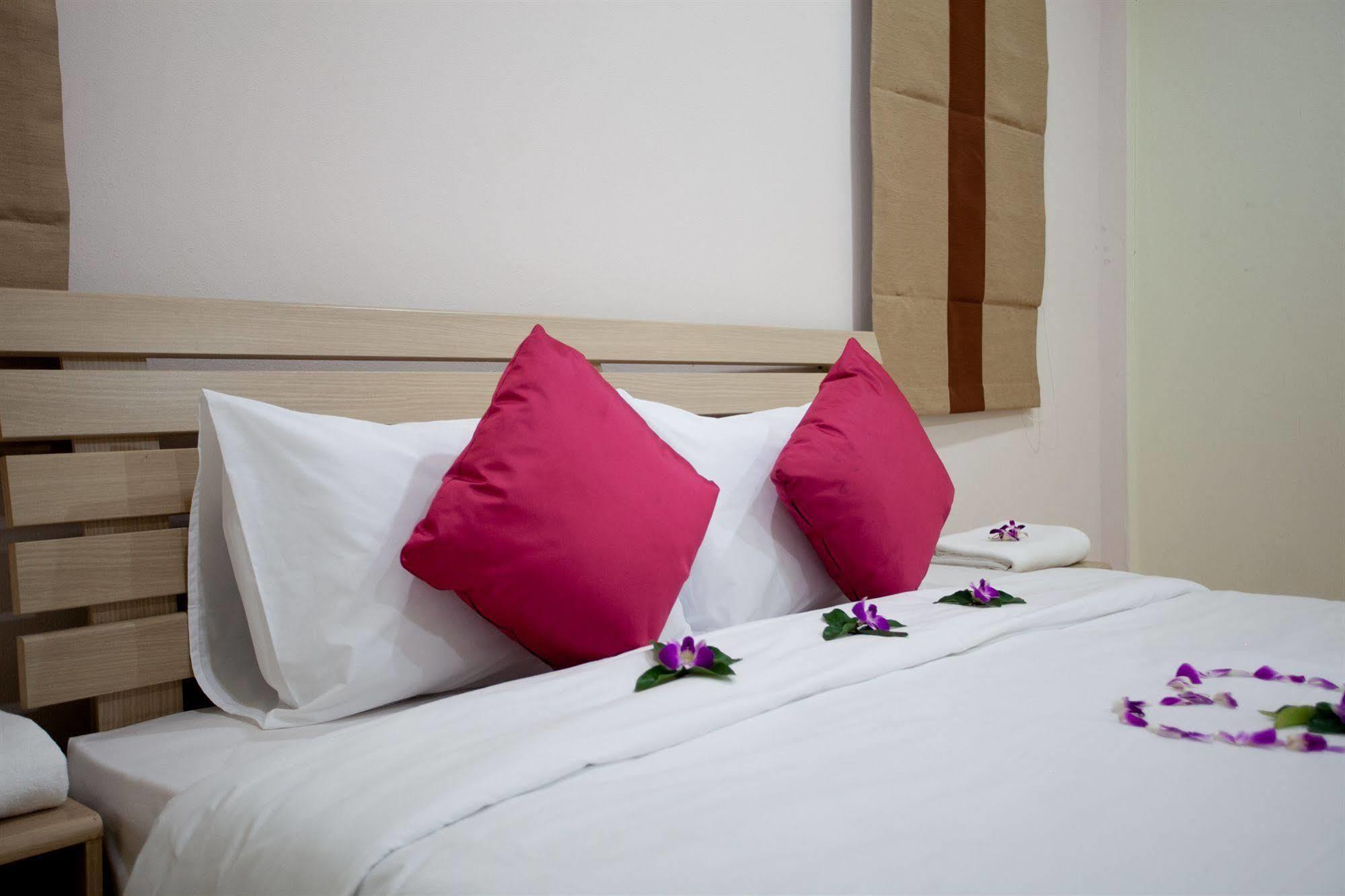 Lucky Lek Resort Rawai Bagian luar foto