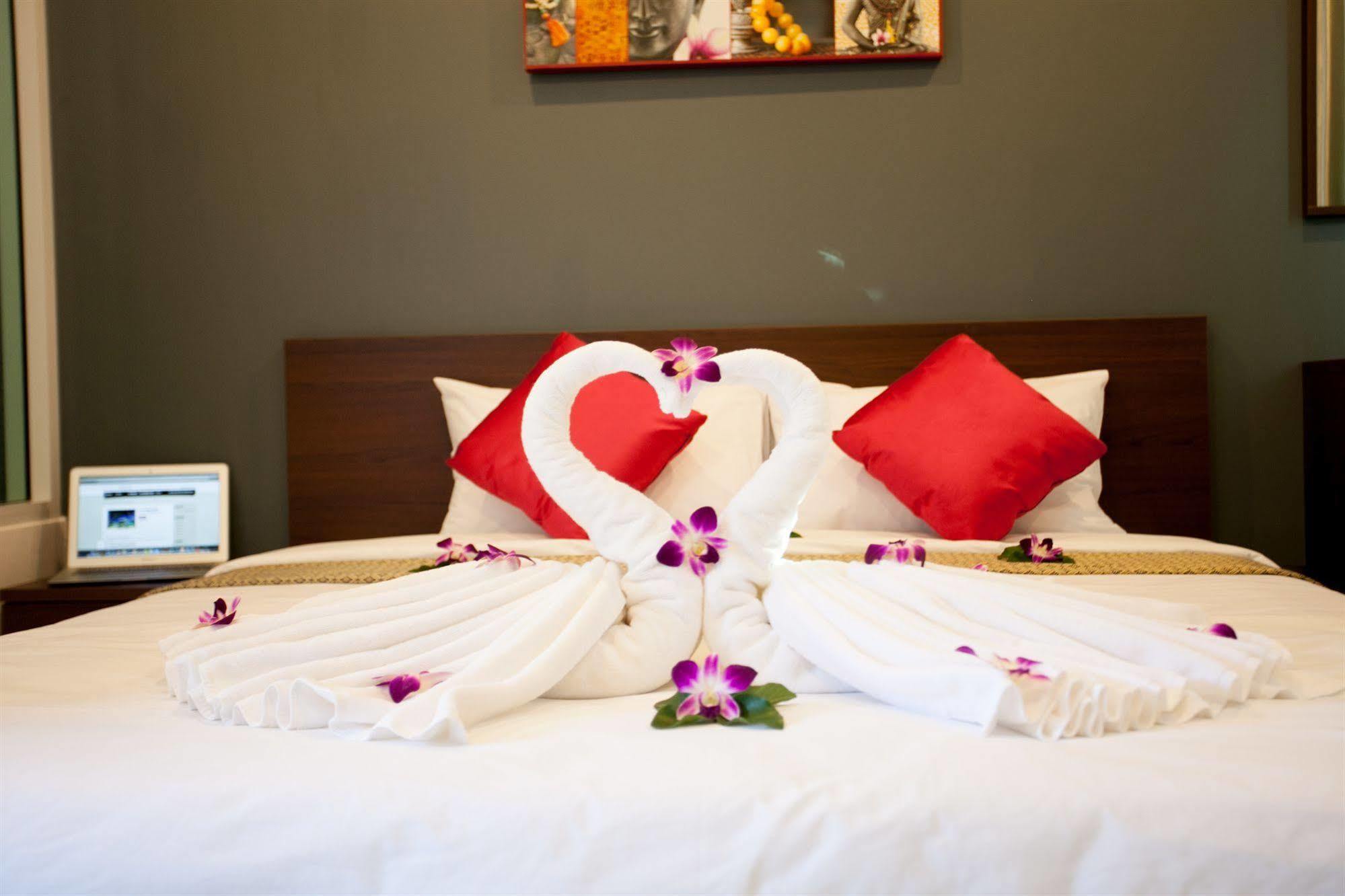 Lucky Lek Resort Rawai Bagian luar foto
